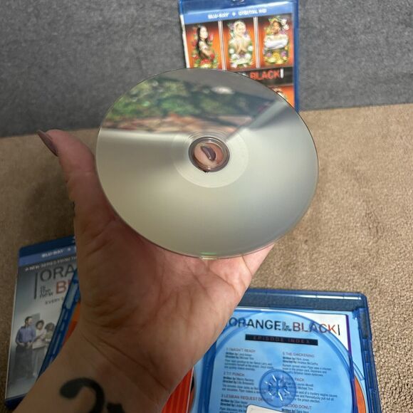 Orange is the new Black Season 1-3 on Blu-ray Pre owned - Picture 9 of 13